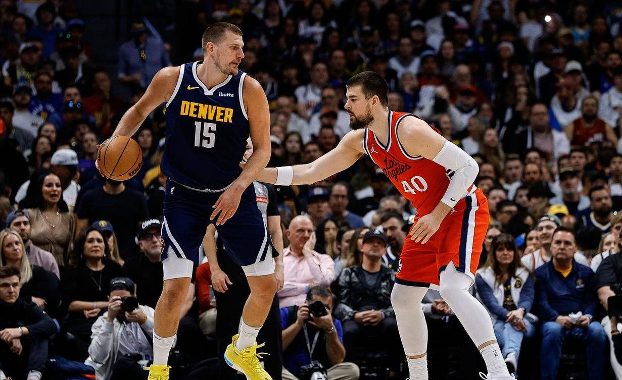 包含洛杉矶快船训练开放日，国际比赛日临场应变引欢呼，NBA常规赛在即，阵容厚度经受考验的词条